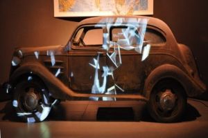 Toyota AA 1936 года<br />
<br />
Первый легковой автомобиль компании Toyota.<br />
Этот уникальный экземпляр чудом сохранился<br />
и в 2008 году был найден в Приморском крае. <br />
В музее его даже не восстанавливали, чтобы <br />
показать, в каком виде он сохранился.<br />
Даже в заводском музее Toyota хранится копия, <br />
а не настоящий автомобиль! - subarist.ru
